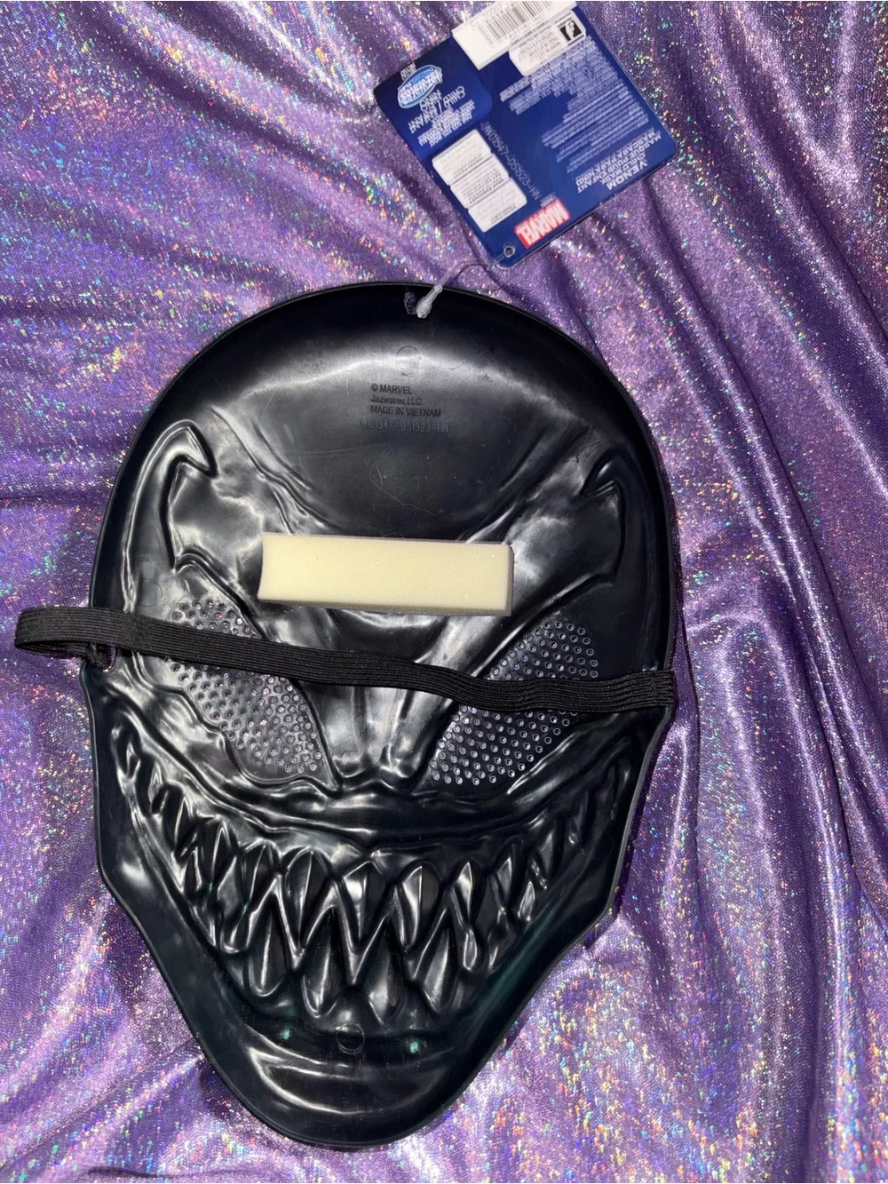 Kids Venom Mask - Picture 4 of 5